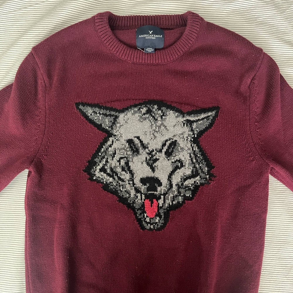 American Eagle Oufitters Maroon Wolf Sweater